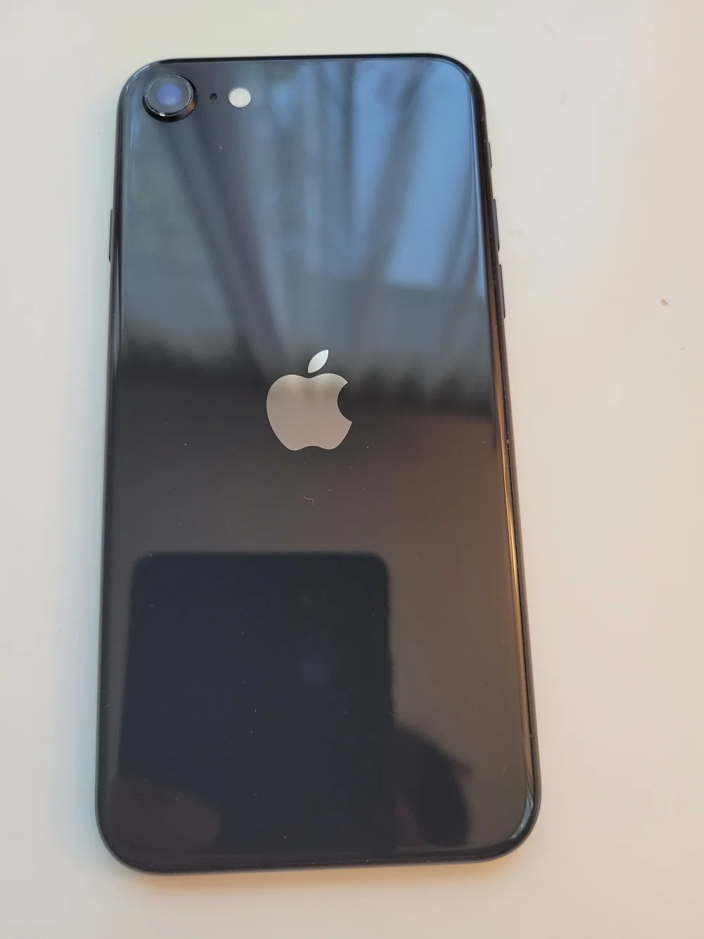 iPhone SE 2nd Gen (Black) 64 Gb Used **AJ**